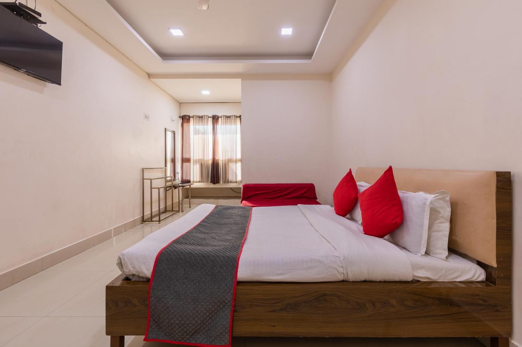Hotel Ruchishree Garden Ujjain Exterior foto